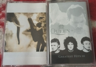 Ліцензійні аудіокасети Queen та Bryan Adams