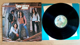 THIN LIZZY FIGHTING ( WB SRM 1-1108 ) Pitma pressing CUT CORNER USA 1975