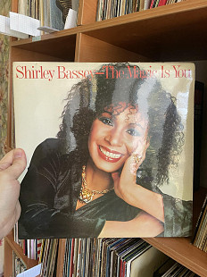 Shirley Bassey – The Magic Is You (24-й студийный альбом), 1979, 1C 064-62 440, Germany (NM/NM-, г