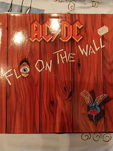 Ac dc, fly on the wall