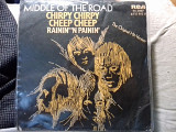 Middle on the road. chirpy chirpy /rainin n painin 1973 rca gema 7"
