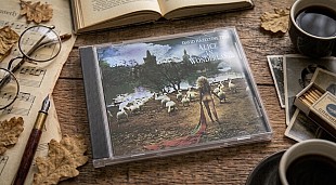 CD Диск David Hazeltine Trio - Alice In Wonderland