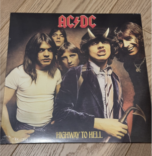 AC/DC - Highway To Hell
