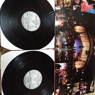 Зірка Угорського рок прогресиву Locomotiv GT