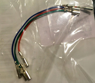 Проводники для подключения головки винилового проигрывателя с разъемами