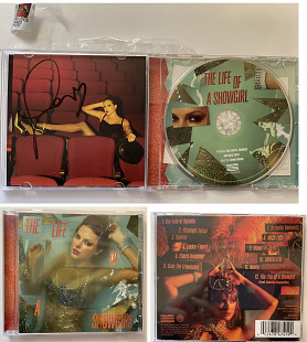 Taylor Swift - The life of a showgirl signed, підписана