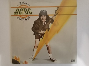 AC-DC "High Voltage" 1976 г. (Made in Germany, Nm)
