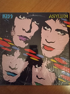Kiss. asylum