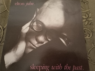 Elton John "Sleeping With The Past" 1989 г. (Made in Holland, Nm/Nm)