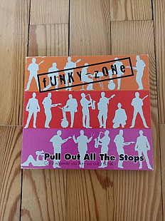 Funky-ZoNe — Mark Earlywood та GARDA-PROJECT -- Pull Out All The Stops (2008)