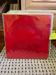 Tones On Tail – Lions / Go! (5-й альбом синглов - 2 трека), 1984, BEG 109 T, оригинал - UK (ЕХ+, NM,