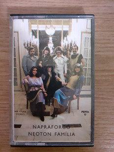Аудиокассета фирменная Neoton Familia ‎– Napraforgó