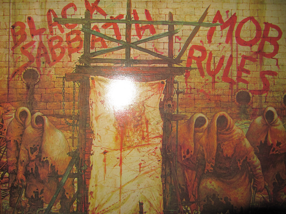 Mob rules black sabbath. Black Sabbath Mob Rules 1981 обложка. Black Sabbath Mob Rules обложка альбома. Обложки Блэк Саббат 1981. Black Sabbath 1981 Mob Rules обложка альбома.