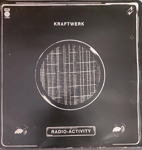 Kraftwerk – Radio-Activity 1975 England