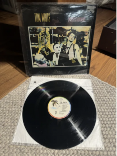 Продам чудові платівки Tom Waits - Bone Machine , Swordfishtrombones LP