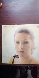 Продам пластинку Алла Пугачева "Поднимись над суетой"