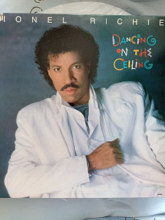 Lionel richie dancing on the seiling