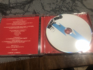 Queens of the syone age - like clockwork