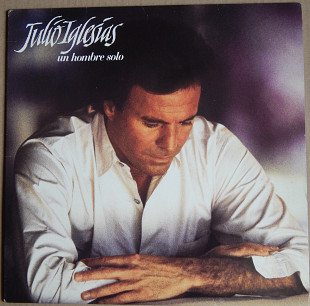 Julio Iglesias – Un Hombre Solo (Columbia – PCC 90762, Canada) inner sleeve NM-/NM-