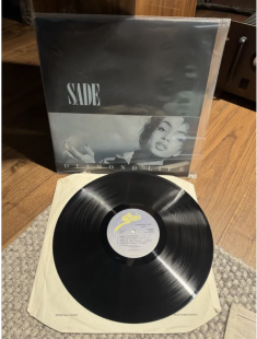 Продам платівку Sade - Diamond Life UK