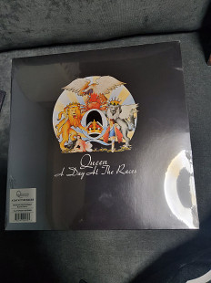 QUEEN A DAY AT THE RACES