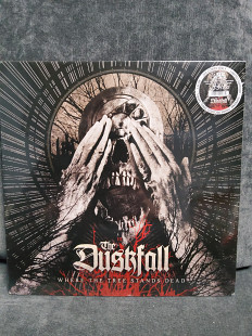 THE DUSKFALL WHERE THE TREE STANDS DEAD