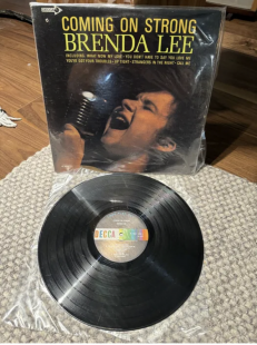 Продам класну моно платівку Brenda Lee - Coming on Strong USA LP