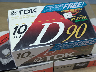 Аудио кассеты пак 10шт. TDK D90 нові корпус квадрат