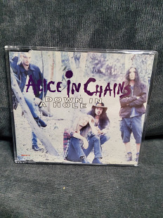 ALICE IN CHAIN'S DOWN IN A HOLE single