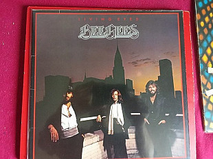 Bee Gees –Living Eyes