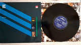 10 CC ( ex RAMASES ) WINDOWS IN THE JUNGLE ( MERCURY 814 007-1 1Y/2Y ) 1983 GER