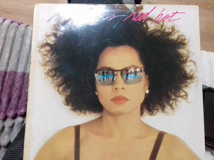 Diana Ross. red hot p1987 emi E. U.