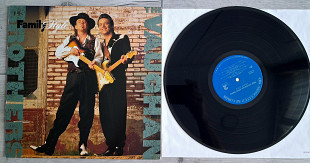 THE VAUGHN BROTHERS ( BLUES ) FAMILY STYLE ( COLUMBIA Z / AL 46255 ) 1990 USA