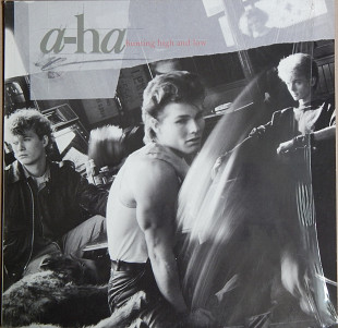 A-ha – Hunting High And Low (Warner Bros. Records – 925 300-1, Germany) inner sleeve EX+/NM-