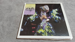 Bjork - vulnicura live. запечатанный фирменный диск с постером