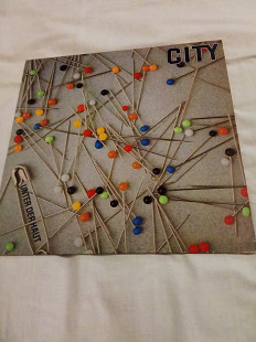 City/under der haut/1983