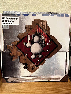 Вінілова платівка Massive Attack - Protection прозорий вініл