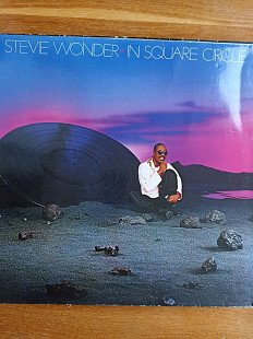 Steve wonder in square circle