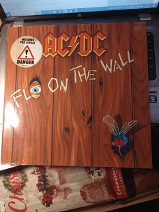 AC/DC – Fly On The Wall