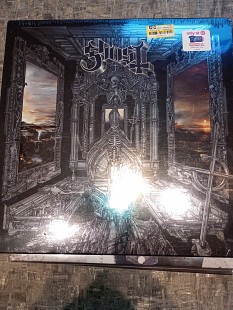 New Ghost (32) – Skeletá с футболкой