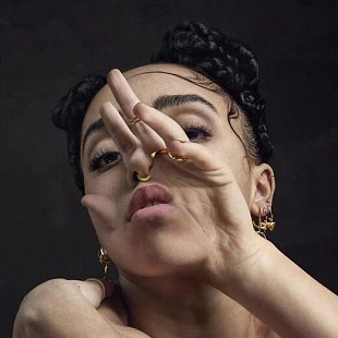 FKA Twigs - M3LL155X (EP)