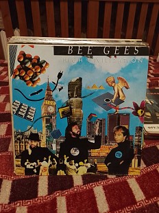 Bee Gees – High Civilization (19-й альбом), 1991, SX 3056, Poland (На одном треке царапина щелчки