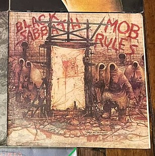 Black Sabbath – Mob Rules (10-й альбом), 1981, Vertigo – 6302 119, Italy (Выгляди VG+, играет с песк