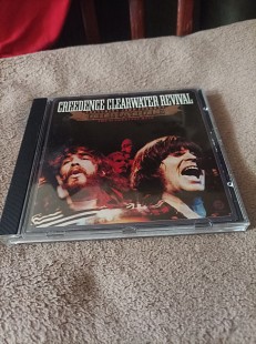 Creedence Clearwater Revival Featuring John Fogerty – Chronicle (The 20 Greatest Hits)