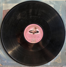 Продам пластинку фирмы «Amour Gramophone Record»